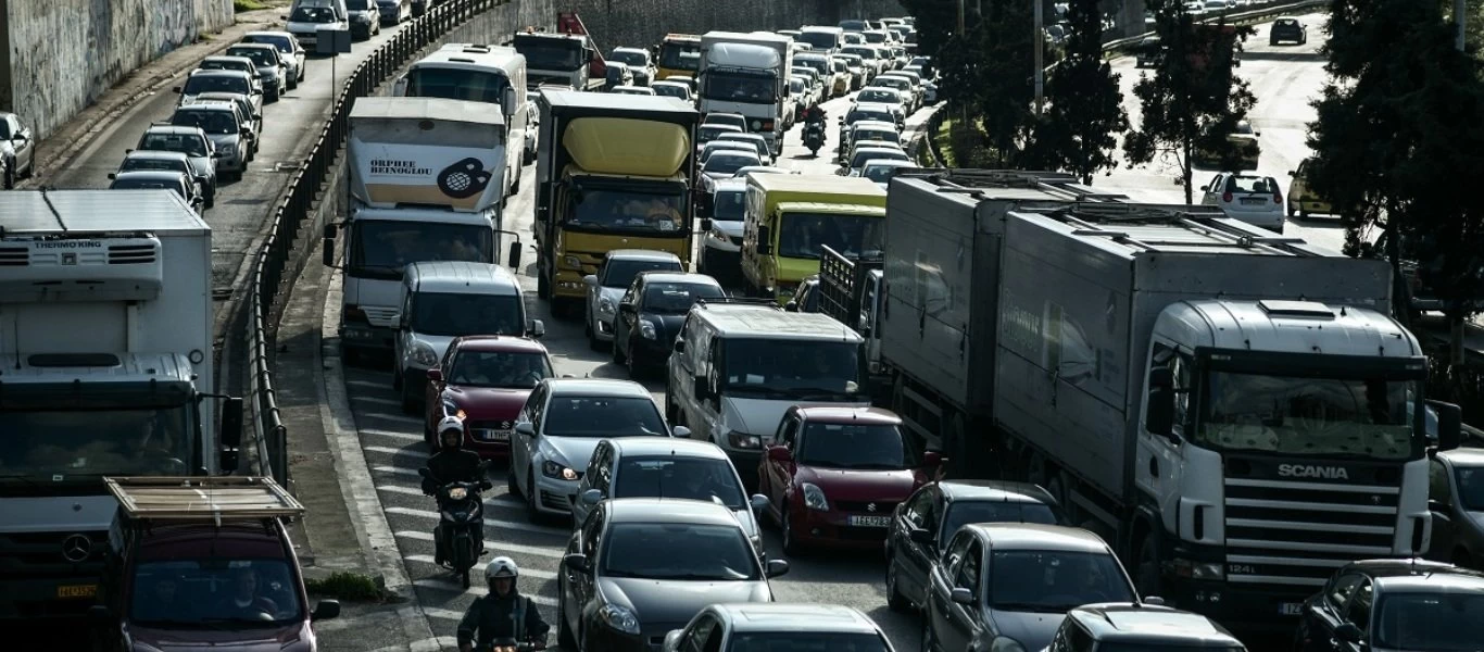 Αυξημένη η κίνηση στους δρόμους της Αθήνας - Μποτιλιάρισμα στον Κηφισό